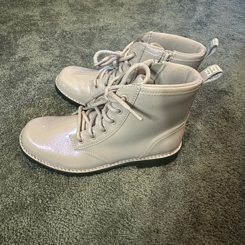 UGG Ryann Lace-Up Boots Light Purple